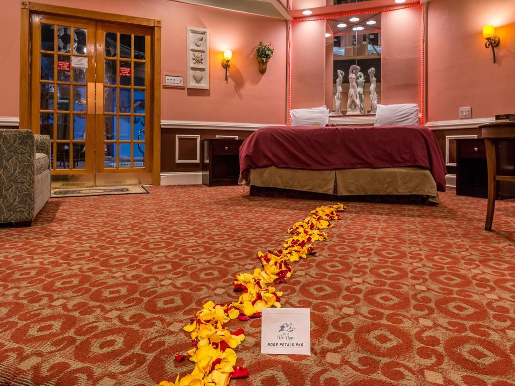 Inn Of The Dove Romantic Luxury & Business Suites Bensalem Extérieur photo